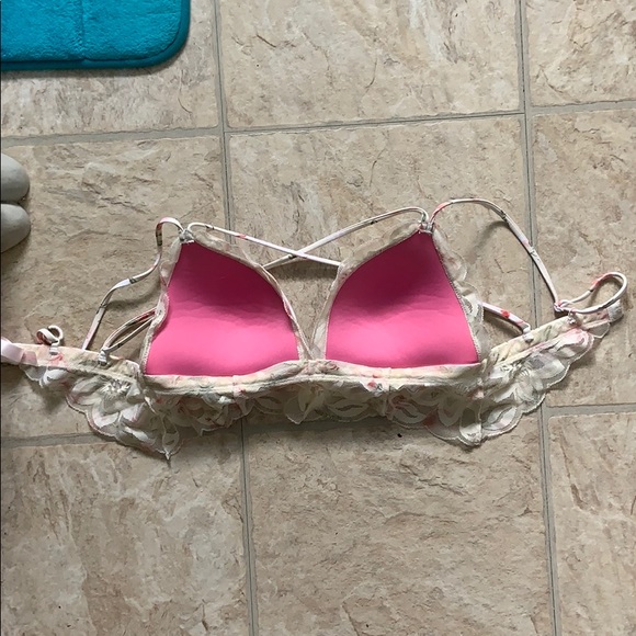 Victoria’s Secret Bra - Picture 2 of 2